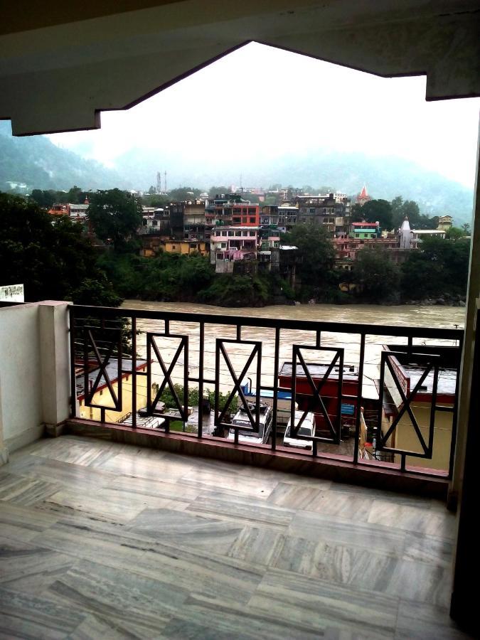 Hotel Surya Laxman Jhula Risikés Kültér fotó