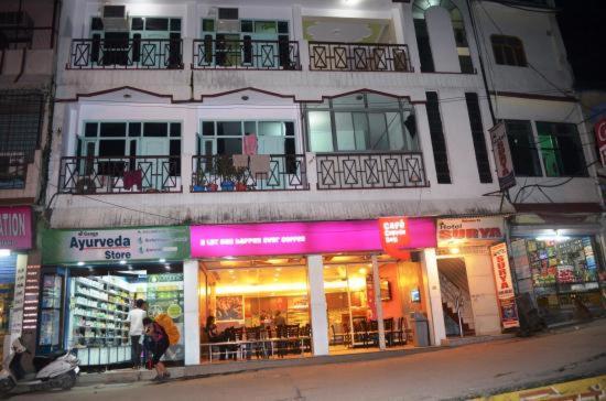 Hotel Surya Laxman Jhula Risikés Kültér fotó
