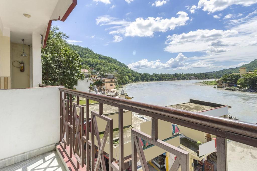 Hotel Surya Laxman Jhula Risikés Kültér fotó