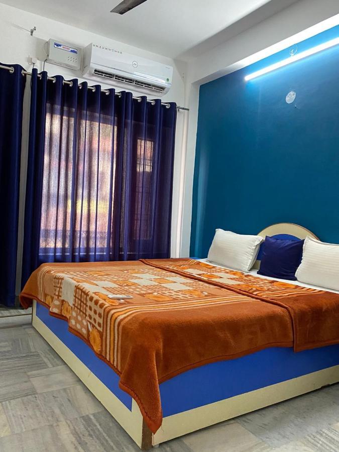 Hotel Surya Laxman Jhula Risikés Kültér fotó