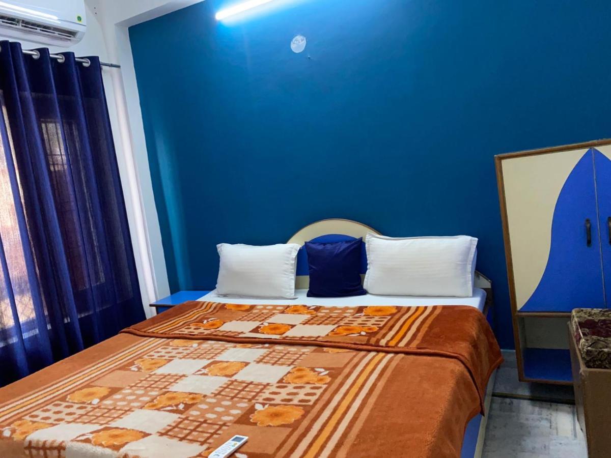 Hotel Surya Laxman Jhula Risikés Kültér fotó