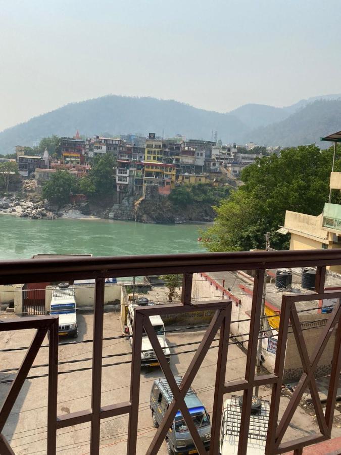 Hotel Surya Laxman Jhula Risikés Kültér fotó