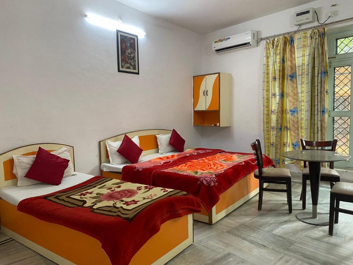 Hotel Surya Laxman Jhula Risikés Kültér fotó