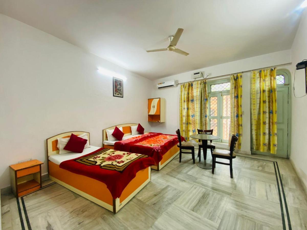 Hotel Surya Laxman Jhula Risikés Kültér fotó