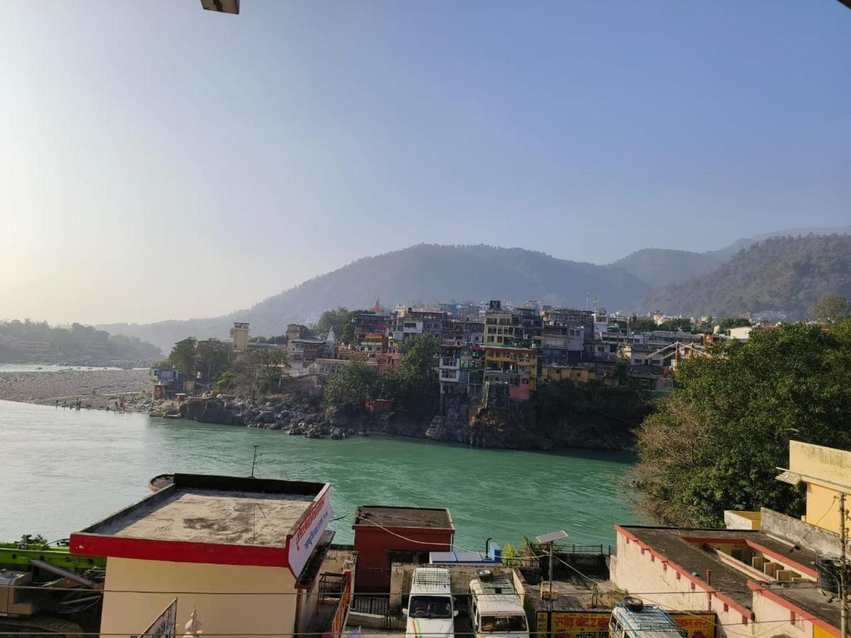 Hotel Surya Laxman Jhula Risikés Kültér fotó
