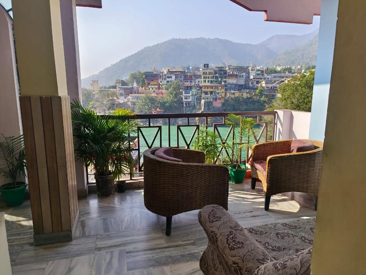 Hotel Surya Laxman Jhula Risikés Kültér fotó