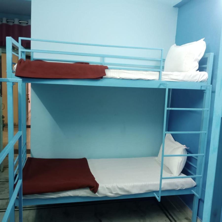 Hotel Surya Laxman Jhula Risikés Kültér fotó